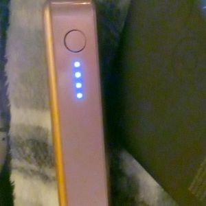 Portable charging box